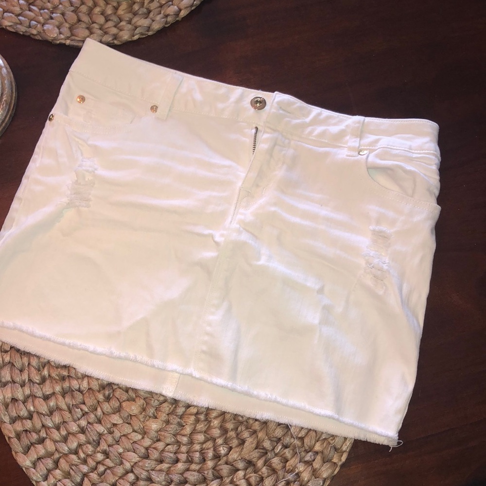 White Denim skirt sz 28